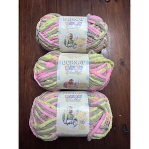 Bernat Baby Blanket Yarn Little Girl Dove 03402 Super Bulky 3.5oz 3 Skeins Lot